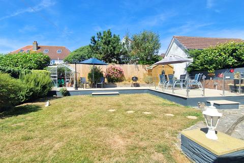 4 bedroom detached bungalow for sale, SEVERN ROAD, PORTHCAWL, CF36 3LW