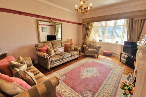 4 bedroom detached bungalow for sale, SEVERN ROAD, PORTHCAWL, CF36 3LW