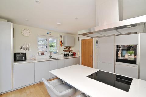 5 bedroom semi-detached house for sale, Cripps Corner Road, Staplecross, Robertsbridge, East Sussex, TN32