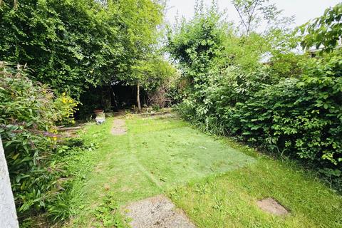 4 bedroom semi-detached house for sale, Kenilworth Road, Edgware HA8