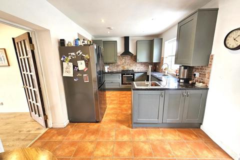 4 bedroom semi-detached house for sale, Kenilworth Road, Edgware HA8