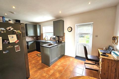 4 bedroom semi-detached house for sale, Kenilworth Road, Edgware HA8