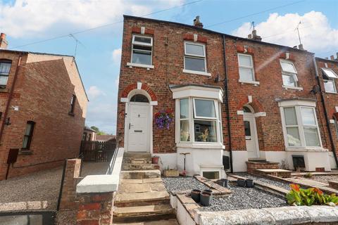 4 bedroom end of terrace house for sale, Princess Road, Ripon
