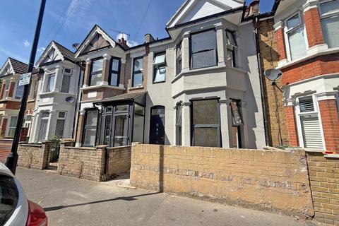 5 bedroom terraced house to rent, Mitcham Road, London, London, E6