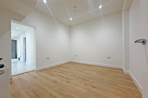 5 bedroom terraced house to rent, Mitcham Road, London, London, E6