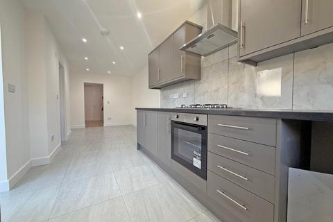 5 bedroom terraced house to rent, Mitcham Road, London, London, E6