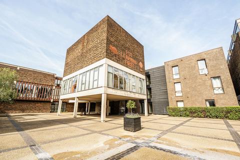 2 bedroom flat for sale, Cabanel Place, London SE11