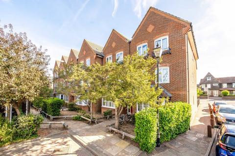 Langridge Mews, Hampton TW12