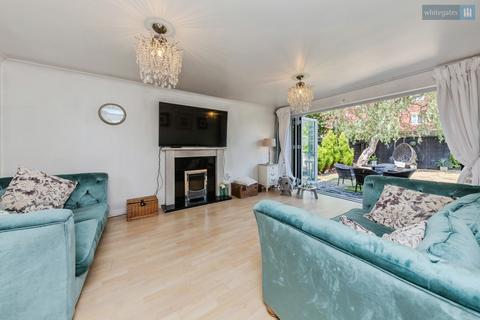 4 bedroom detached house for sale, Talbot Way, Cheshire CW5