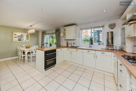 4 bedroom detached house for sale, Talbot Way, Cheshire CW5