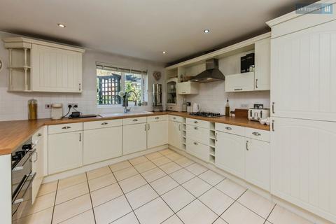 4 bedroom detached house for sale, Talbot Way, Cheshire CW5