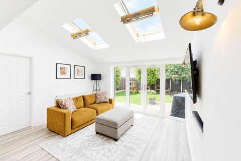 3 bedroom detached house to rent, Parkham Close, Westhoughton, BL5