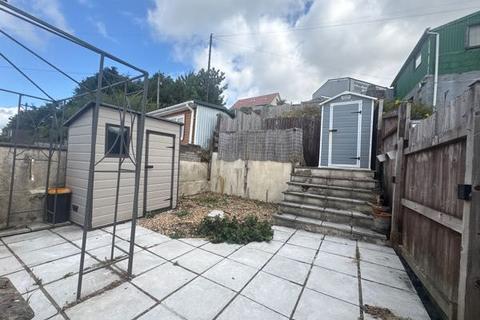 3 bedroom terraced house to rent, Arthur Street, Tredegar