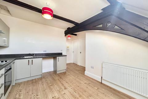 2 bedroom flat to rent, Holderness Road, Hull, HU9