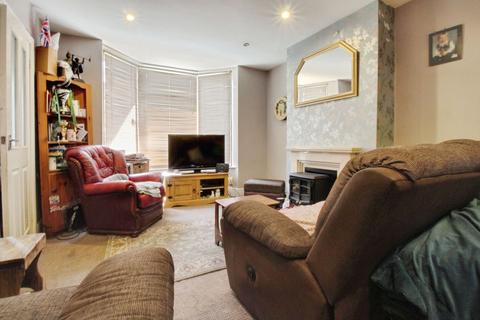 3 bedroom semi-detached house for sale, Caulfield Road, Gorse Hill, SN2