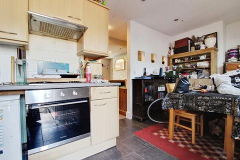 3 bedroom semi-detached house for sale, Caulfield Road, Gorse Hill, SN2