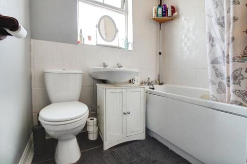 3 bedroom semi-detached house for sale, Caulfield Road, Gorse Hill, SN2