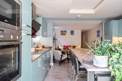 3 bedroom maisonette for sale, Montgomery Road, Chiswick, London, W4
