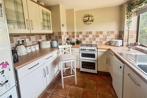 2 bedroom semi-detached house for sale, Scampton Close, Staffordshire WV6