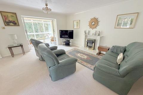 3 bedroom apartment for sale, Martello Road South, Canford Cliffs, Poole, BH13