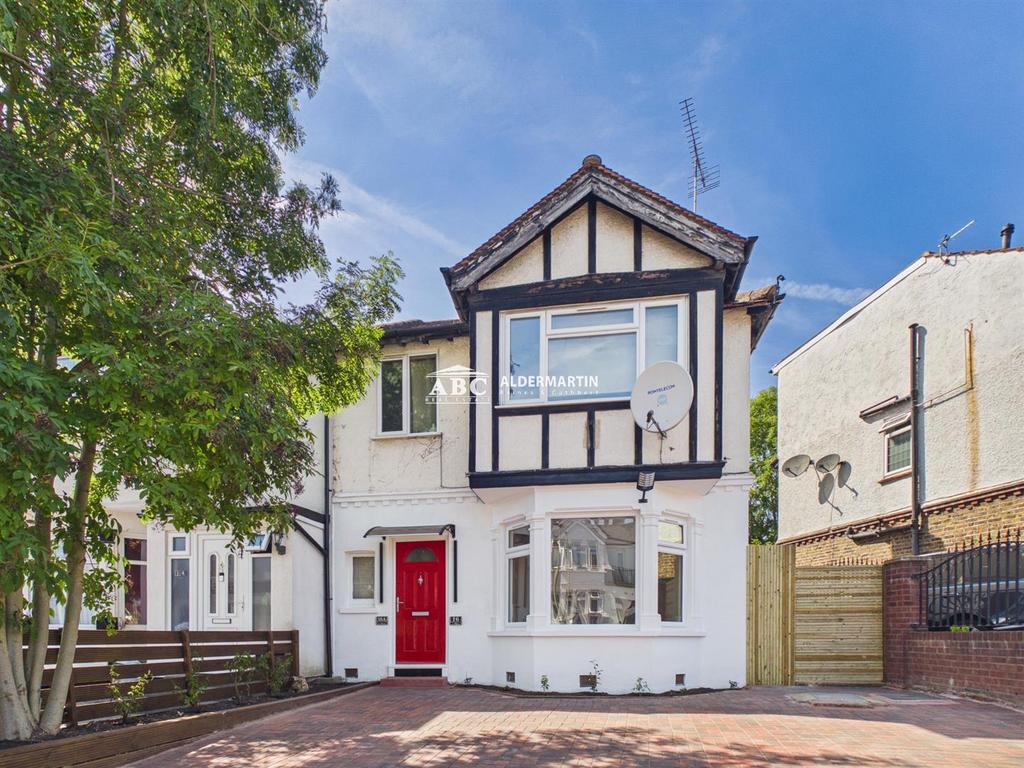 Detached house exterior, driveway