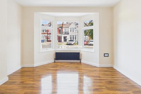 3 bedroom house for sale, Manor Park Gardens, Edgware