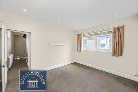 2 bedroom maisonette to rent, Peel Road, South Woodford