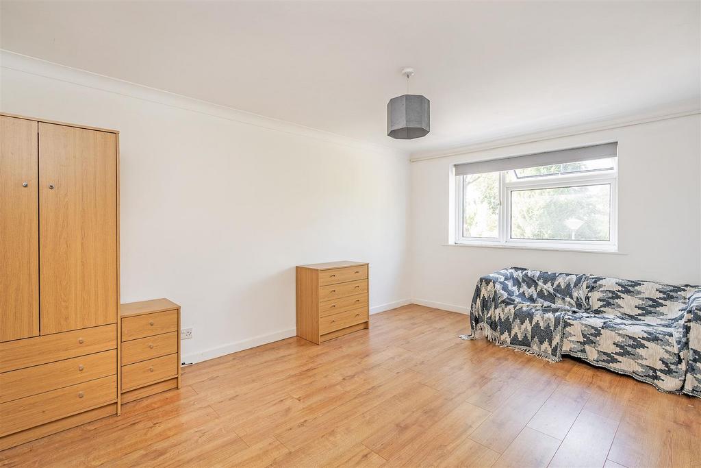 Apartment in Solihull - View 5
