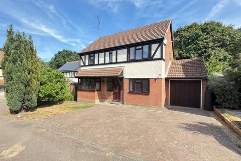 4 bedroom detached house for sale, Warwick Road, Rayleigh