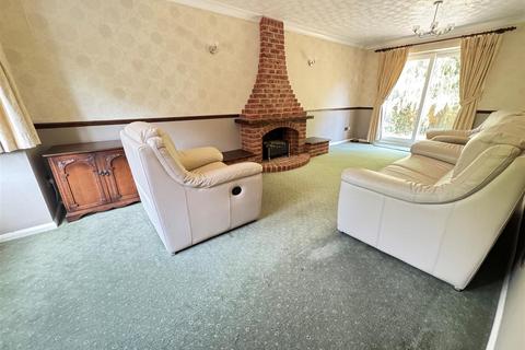 4 bedroom detached house for sale, Warwick Road, Rayleigh