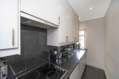 1 bedroom apartment for sale, Draycott Place, SW3