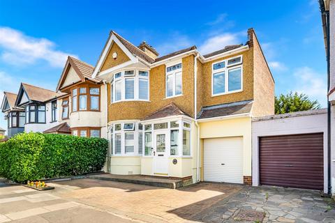 4 bedroom end of terrace house for sale, Ashburton Avenue, Ilford
