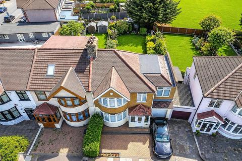 4 bedroom end of terrace house for sale, Ashburton Avenue, Ilford