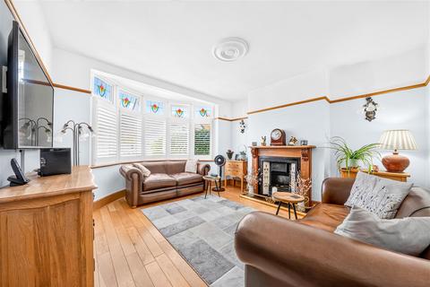 4 bedroom end of terrace house for sale, Ashburton Avenue, Ilford