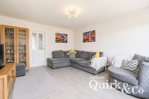 3 bedroom terraced house for sale, Chiltern Approach, Canvey Island, SS8