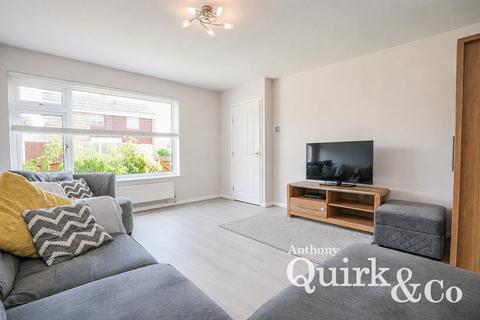 3 bedroom terraced house for sale, Chiltern Approach, Canvey Island, SS8