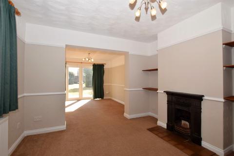 3 bedroom semi-detached house to rent, Highland Avenue, Bognor Regis, PO21