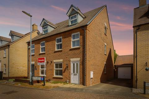 3 bedroom townhouse for sale, Heron Road, LEIGHTON BUZZARD