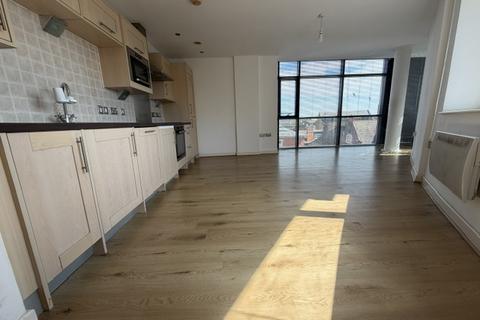 2 bedroom apartment to rent, Wells Crescent