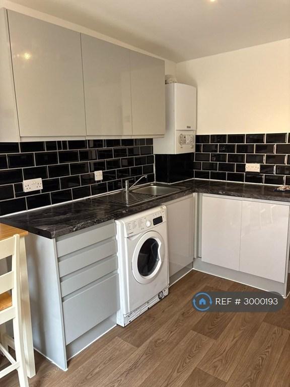 House in London - View 5