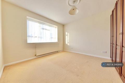 2 bedroom maisonette to rent, Algers Road, Loughton, IG10