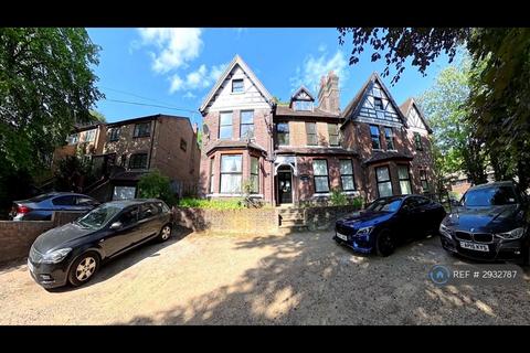 1 bedroom penthouse to rent, Woodland Court, Luton, LU2