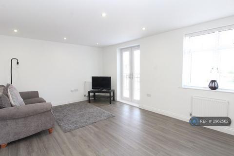 2 bedroom flat to rent, Hudson House, Leigh-On-Sea, SS9
