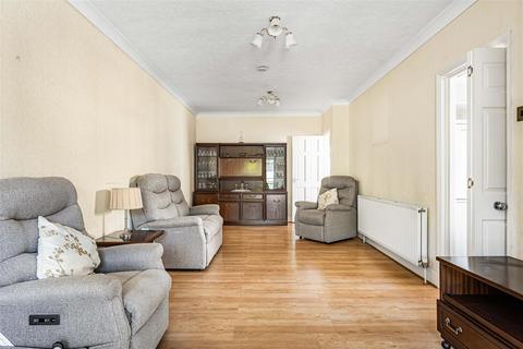 2 bedroom semi-detached bungalow for sale, Drysdale Avenue, North Chingford