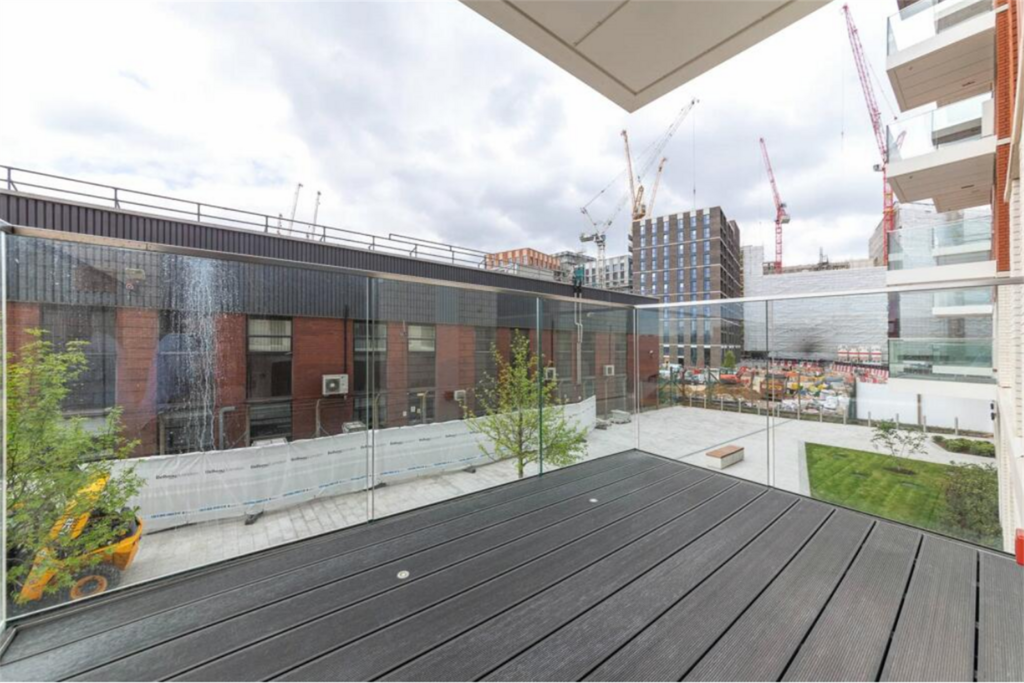 Apartment in London - View 5