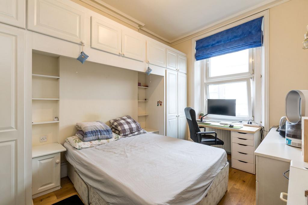 Apartment in London - View 2