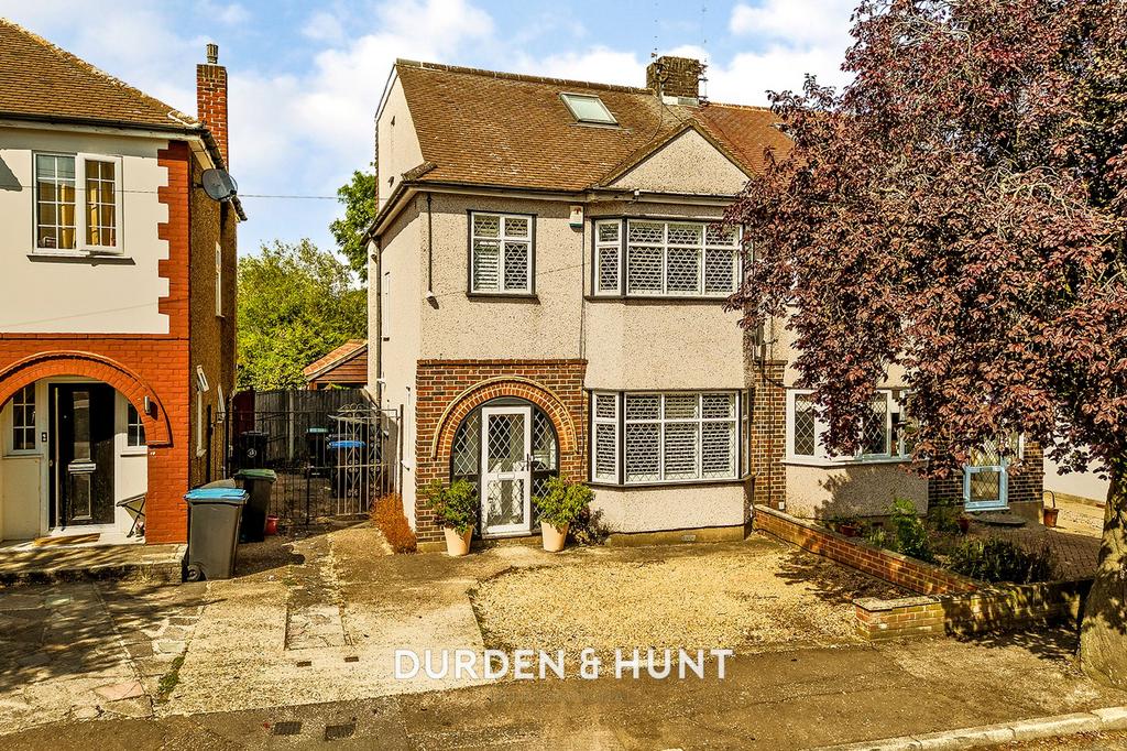 Detached house exterior, driveway