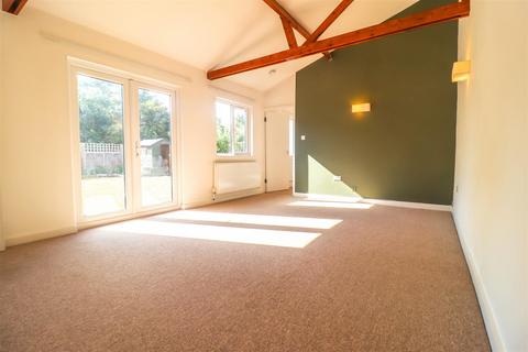 3 bedroom terraced bungalow to rent, Brinkley Road, Newmarket CB8
