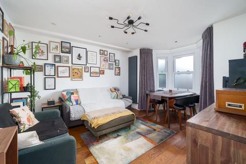 Graces Road, London, SE5