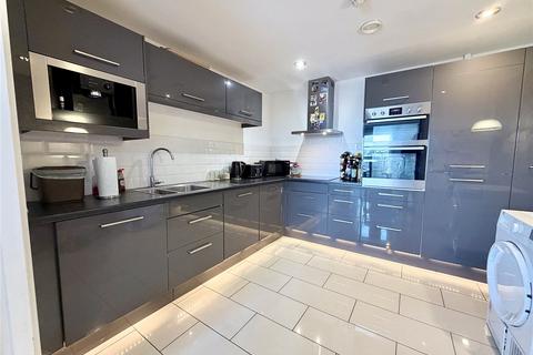 2 bedroom apartment for sale, Athens House, Jundkin Court, Cardiff Bay, CF10